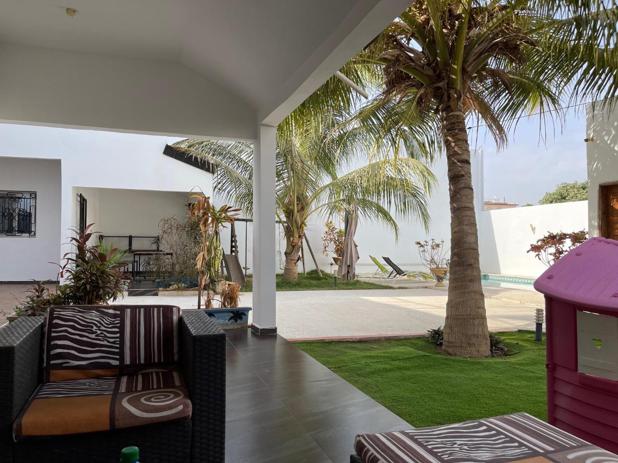 Villa Kage: Luxurious 6-Bedroom Retreat with Games & Entertainment Saly Exterior photo